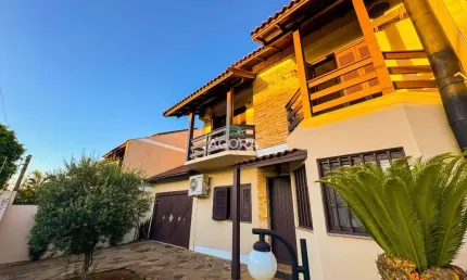 Sobrado de 230m², com 3 (três) dormitórios, sendo 1 (uma) suíte, localizado bairro Bela Vista.