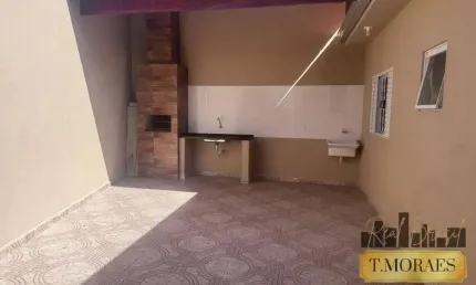 Casa nova com espaço gourmet e churrasqueira - Independente