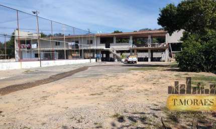 Chácara com Estrutura de Lazer, Piscina e Quadra Society à Venda no Itavuvu