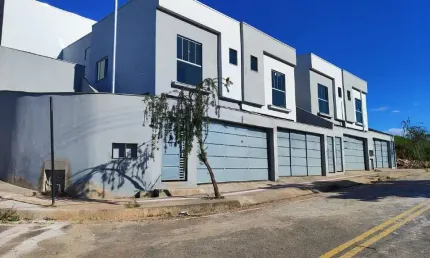 Casa à venda em Cons. Lafaiete-MG, bairro São Marcos: 2 quartos, 1 sala, 1 banheiro, 2 vagas, 80m².