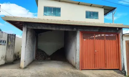 Casa à venda 2 quartos, 1 sala, 1 banheiro, garagem.