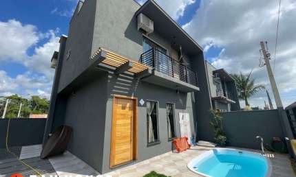 CASA À VENDA EM ITAJUBA BARRA VELHA - SC ESQUINA COM PISCINA