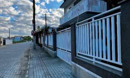 Casa térrea para locação em rua tranquila com segurança e vizinhança fixa