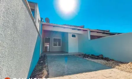 Casa à venda em balneário piçarras com 02 quartos sendo 01 suíte - 700m da praia