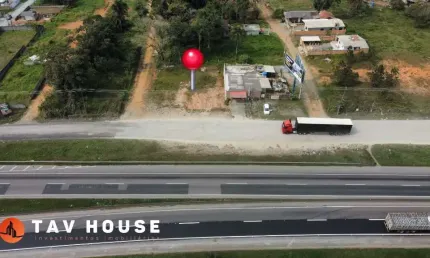 Terreno na marginal da BR-101 com 493 m², entre o posto Delta e a Cachaçaria
