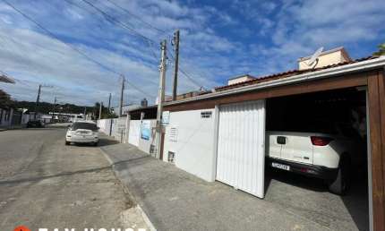 Casa com 2 quartos à venda no Centro, Penha 