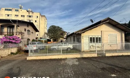 CASA IDEAL PARA EMPRESAS NO BUCAREIN EM JOINVILLE/SC