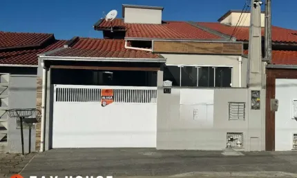 Casa mobiliaida  com 3 quartos para locação no centro de Penha SC
