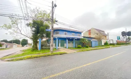 FAZENDINHA - 472M2 - EXCELENTE SOBRADO: PISO INFERIOR (LOJA COM 121M2), PISO SUPERIOR MORADIA COM 02 QUARTOS, SUITE, BARRAÇÃO 156M2 NA LATERAL, TERRENO ESQUINA 17X30