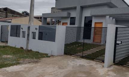 ARAUCARIA/CAPELA VELHA - 70M2 - EXCELENTE RESIDÊNCIA, 03 QUARTOS, SUITE, 02 VAGAS, ÓTIMO PADRÃO DE CONSTRUÇÃO, A UMA QUAQUA AV. PINHEIRAIS