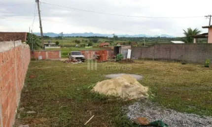 São Vicente do Campo Alegre - Terreno à venda no bairro Parati em Araruama/RJ