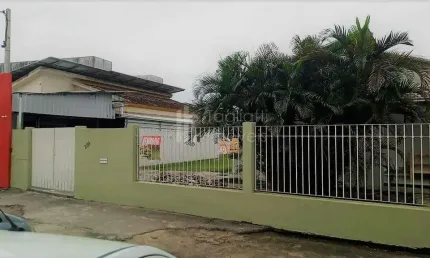Ponto Comercial à venda no bairro Centro em Araruama/RJ