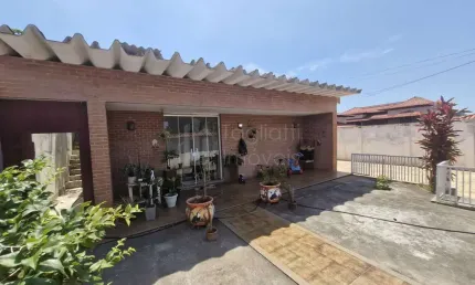 Casa com 3 quartos à venda na Rua Sol Nascente, 555, Outeiro, Araruama