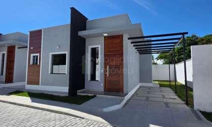 Conheça essa casa linear no bairro Pontinha em Araruama-RJ
