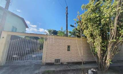 Casa com 2 quartos para alugar na Rua Saint Roman, 74, Areal, Araruama