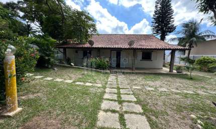 Casa Linear  com terrenão no bairro Coqueiral, Araruama/RJ