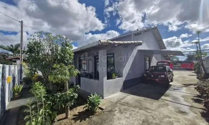 Barão de Monte Belo - Charmosa casa linear em condomínio com lazer completo e segurança 24 horas!
