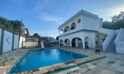 IMÓVEL COMPLETO – 3 CASAS + PISCINA + ÁREA GOURMET!
