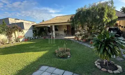 Casa com 4 quartos à venda na Rua Rio De Janeiro, Lakeview, Araruama