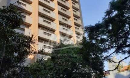 COBERTURA COMERCIAL  com 162m2 de área util, 14º andar, de frente, recepção e mais 2 salas amplas, cozinha, banheiro social, mezanino com 16m2,  banheiro e sacada, piso carpet novo. Prédio com portari