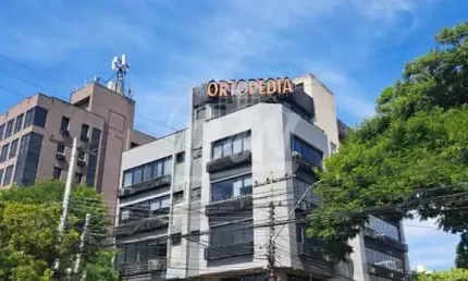 SALA COMERCIAL NO CENTRO PROFISSIONAL NA RUA LEPOLDO BIER 825 - ÓTIMA LOCALIZAÇÃO PRÓXIMO A IPIRANGA/PRINCESA ISABEL. PRÉDIO C/PORTARIA, 2 ELEVADORES. - AGENDE SUA VISITA PELO 51.984102913 - CIRO BRUM