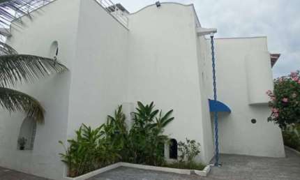 Casa Alto Padrão para Venda e Aluguel em Jardim Virgínia Guarujá-SP