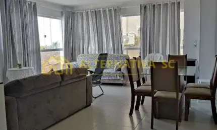 Apartamento à venda com 2 quartos sendo 1 suíte e 1 demi-suíte, em Itacolomi, Balneário Piçarras, SC