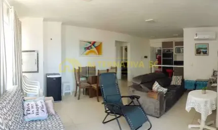 Apartamento à venda com 2 quartos sendo 1 suíte e 1 demi-suíte, em itacolomi, balneário piçarras, sc