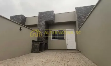 Casa para locação anual com 02 quartos em Itacolomi, Balneário Piçarras