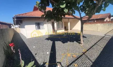 Casa para locação anual com 3 quartos em Itacolomi, Balneário Piçarras