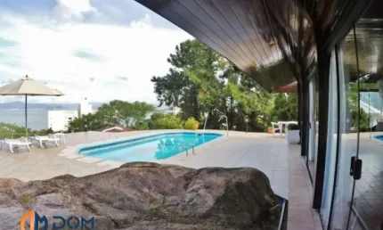 Casa à venda no bairro João Paulo - Florianópolis/SC