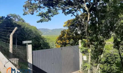 Sítio com 12800m² na Vargem Pequena á aproximadamente 8km da Praia de Canasvieiras