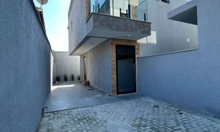 Sobrado à venda no bairro Ingleses do Rio Vermelho - Florianópolis/SC