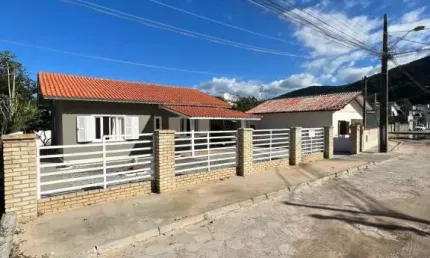 Casa à venda no bairro São João do Rio Vermelho - Florianópolis/SC