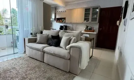 Apartamento 2 dormitórios (1 suite) - totalmente mobiliado a 1800 metros da praia dos ingleses