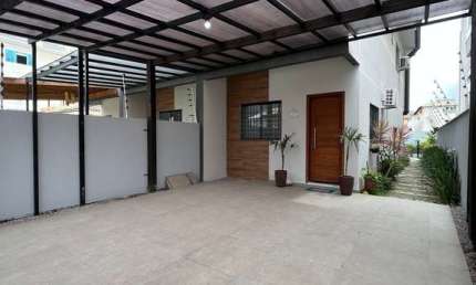 Sobrado à venda no bairro Ingleses - Florianópolis/SC