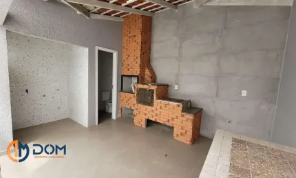 Sobrado com 90m² de área construída, aproximadamente 2500 metros da praia dos ingleses, florianópolis/sc.