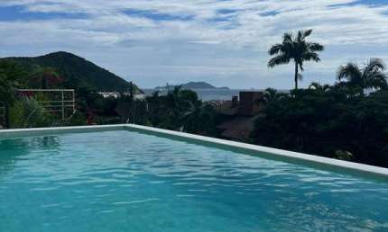 Casa à venda no bairro Praia Brava - Florianópolis/SC