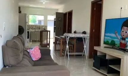 Casa térrea com 72m², aproximadamente 5 km da praia do moçambique, florianópolis/sc.