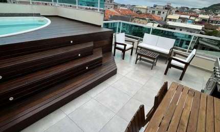 Cobertura Mobiliada com 172m² e  terraço com piscina á 2 km da Praia dos Ingleses.