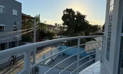 Casa próximo ao mar, alto faturamento na temporada.