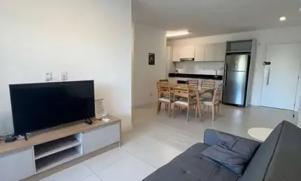 Apartamento 2 dormitórios a 200 metros da praia dos ingleses