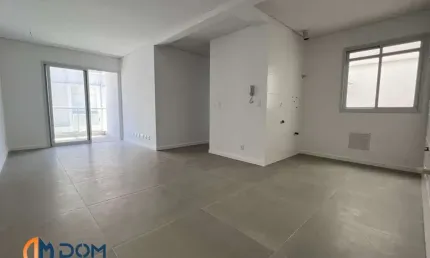 Apartamento de 2 dormitórios à 350 metros da praia dos ingleses