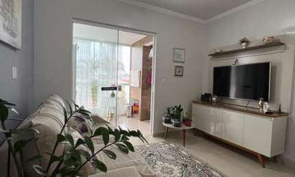 Apartamento 2 dormitórios  (1 suíte) a 600 metros da Praia dos Ingleses