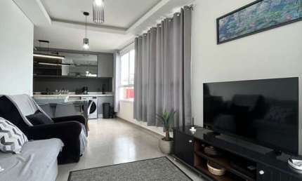 Apartamento mobiliado com vista mar, localizado a 50 metros da praia dos Ingleses, Florianópolis/sc.