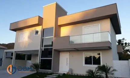 Casa à venda no bairro Cachoeira do Bom Jesus - Florianópolis/SC