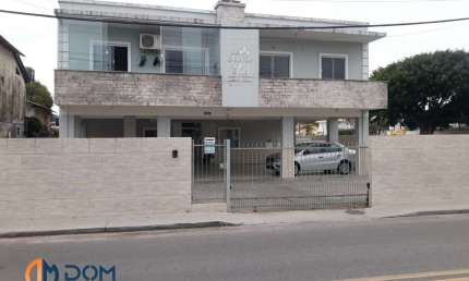Apartamento mobiliado com 43m² á aproximadamente 2 km da Praia dos Ingleses.