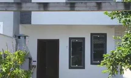 Sobrado padrão com 85m² á aproximadamente 9 km da praia dos ingleses.