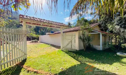 CHÁCARA COM CASA  02 QUARTOS PROXIMO AS MELHORES PRAIAS DE GUARAPARI.