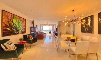 Maravilhoso Apartamento Finamente Mobiliado  Frente Para o Mar.